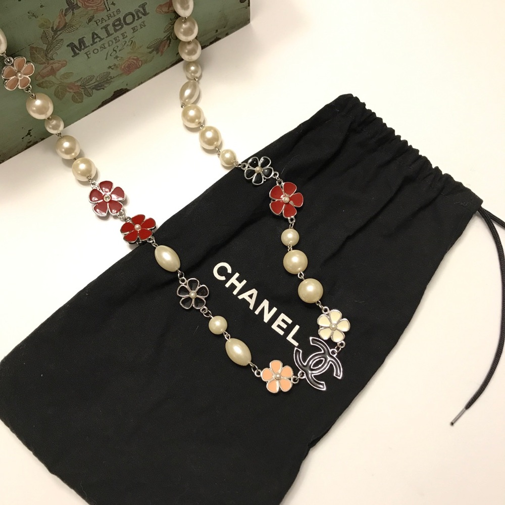 Chanel extra long pearl and camellia necklace